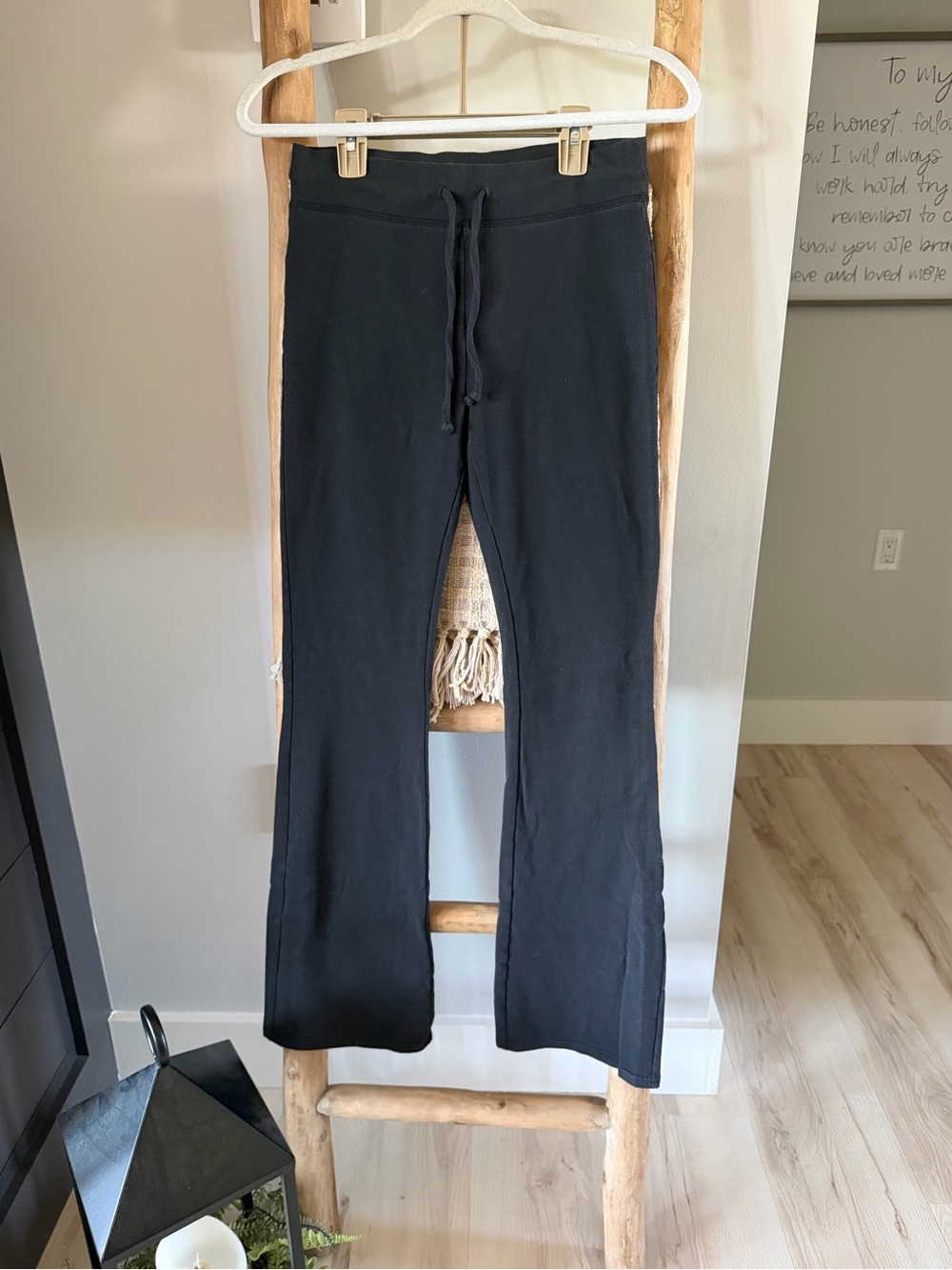 Alo Yoga Black Flare Drawstring Lounge Pants Size Small